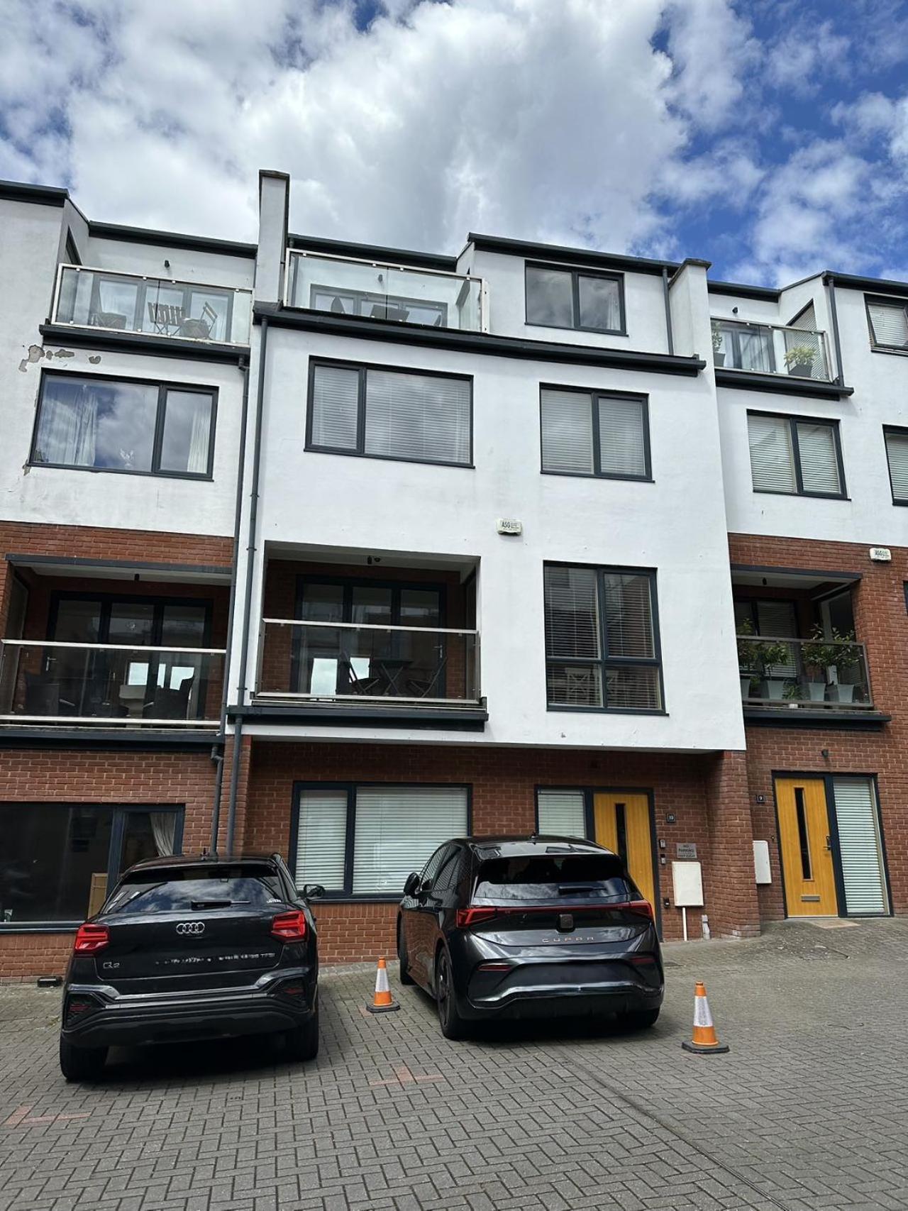 Spacious 4Br 4Ba Gated Townhouse With Balconies, Central Jq Бирмингам Екстериор снимка