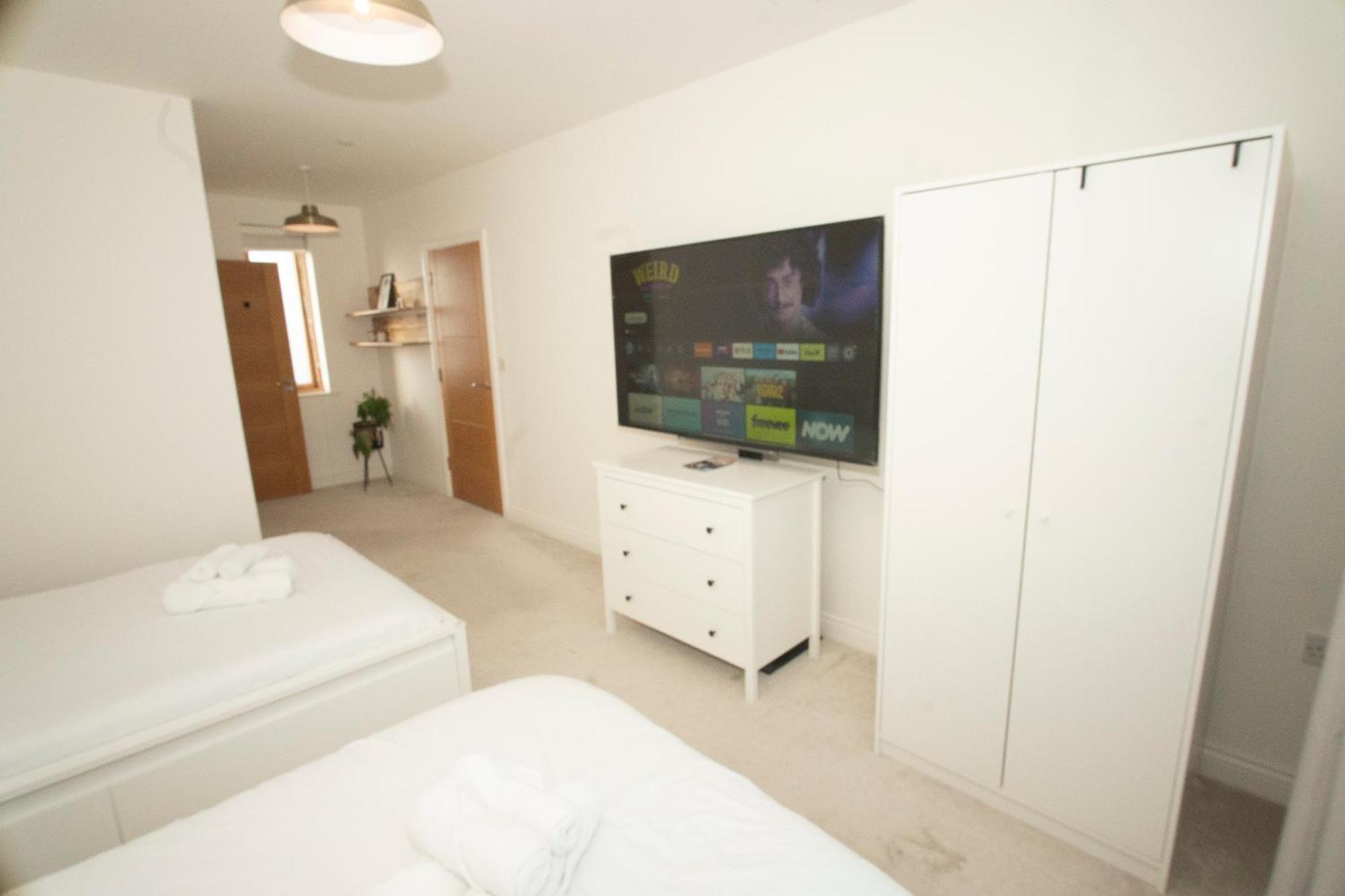 Spacious 4Br 4Ba Gated Townhouse With Balconies, Central Jq Бирмингам Екстериор снимка