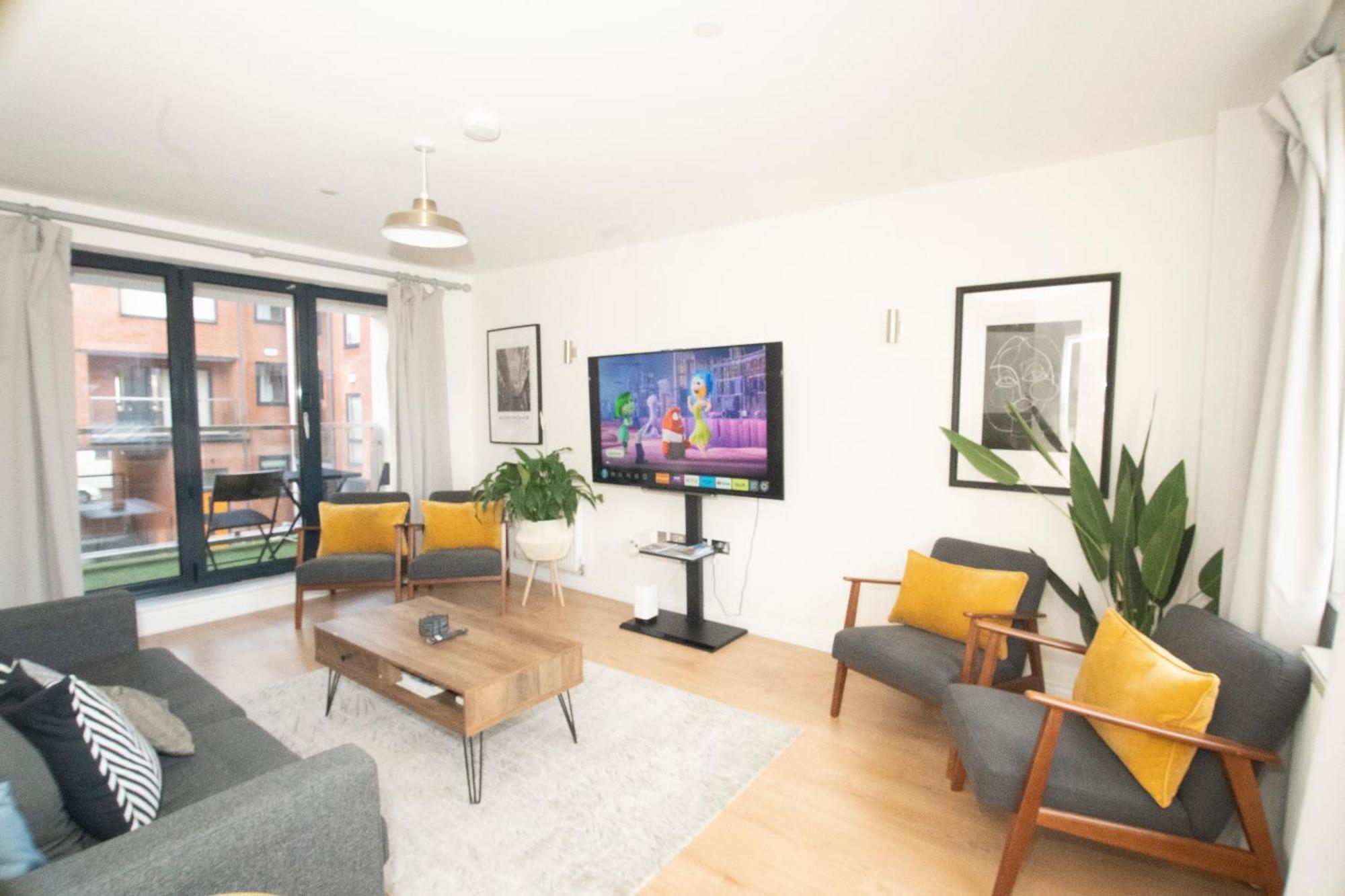 Spacious 4Br 4Ba Gated Townhouse With Balconies, Central Jq Бирмингам Екстериор снимка