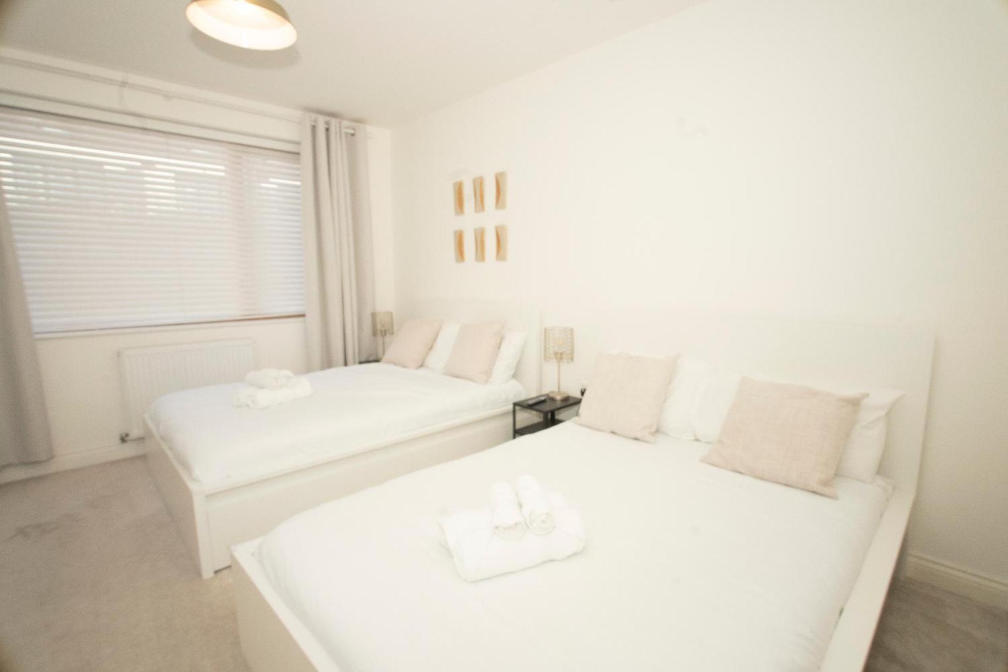 Spacious 4Br 4Ba Gated Townhouse With Balconies, Central Jq Бирмингам Екстериор снимка
